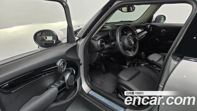 Mini Cooper Cooper 5 дверей Classic — Фото автомобиля 10