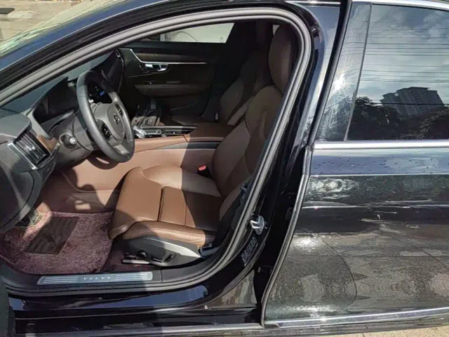 Volvo S90 — Фото автомобиля 14