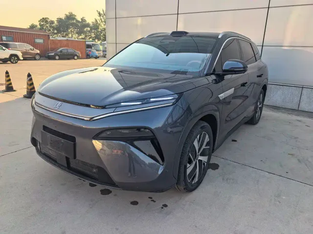 Фотография автомобиля — BYD Tang L