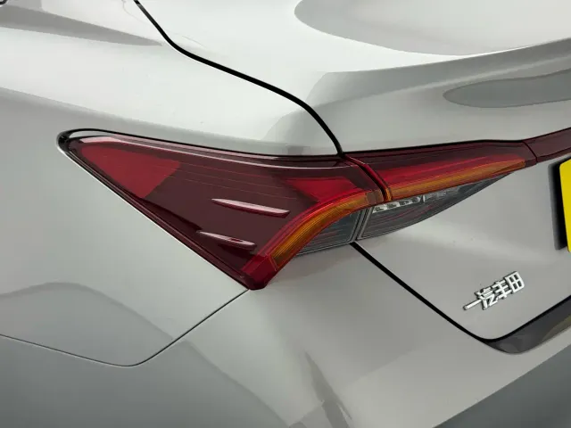 Toyota Avalon — Фото автомобиля 14