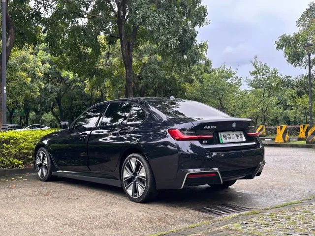 BMW i3 — Фото автомобиля 6