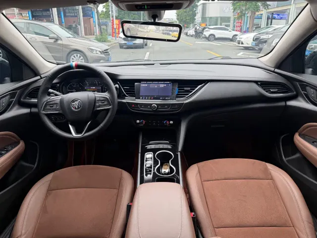 Buick Regal — Фото автомобиля 10