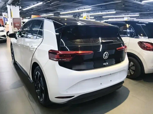 Volkswagen ID.3 — Фото автомобиля 4