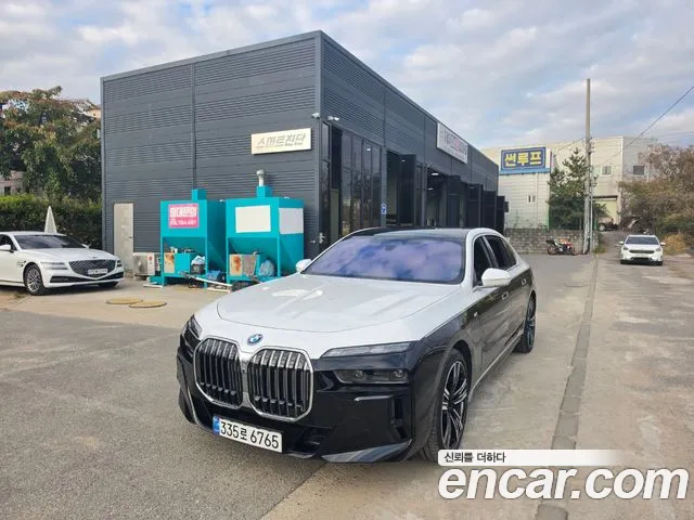 BMW 7 Series G70 — Фото автомобиля 2