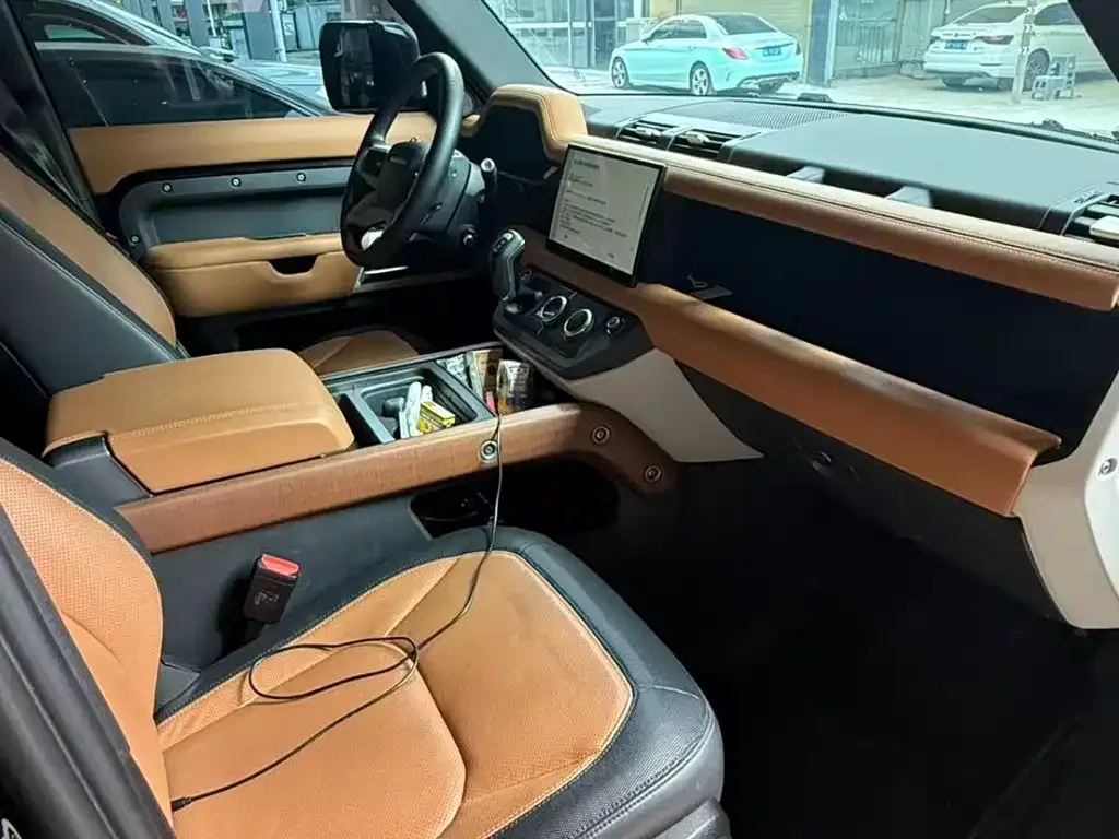 Land Rover Land Rover Defender 2023 Facelift 110 3.0T P400 X-DYNAMIC HSE — Фото автомобиля 5