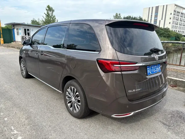 Buick GL8 — Фото автомобиля 5