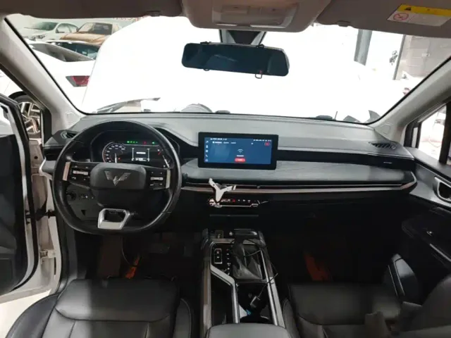 Wuling Jiachen — Фото автомобиля 9
