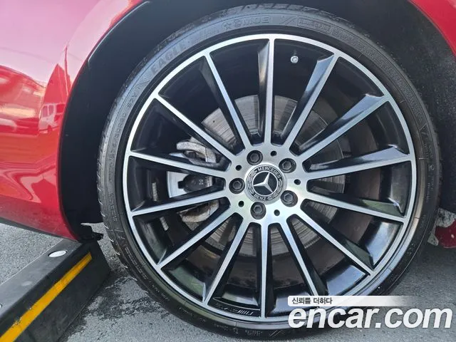 Mercedes-Benz E-Class — Фото автомобиля 9
