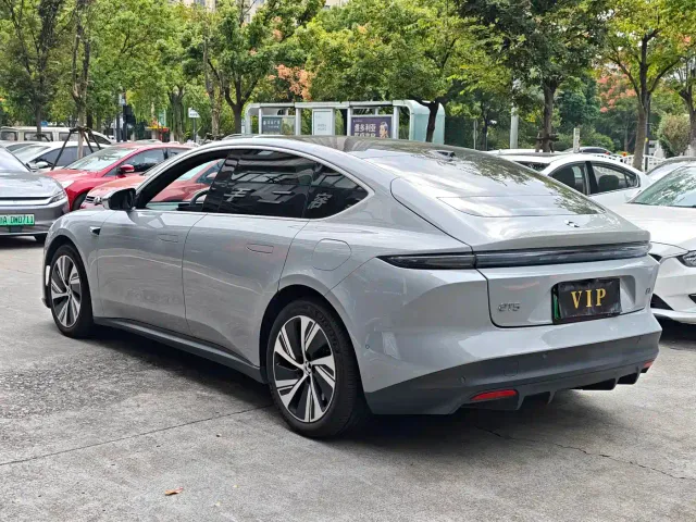 Nio ET5 — Фото автомобиля 4