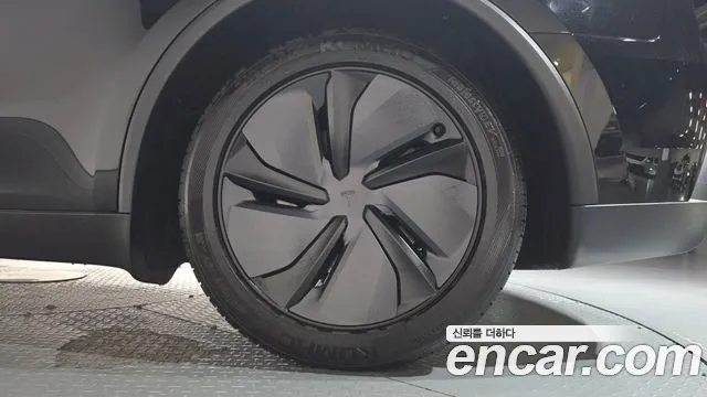 Tesla Model Y — Фото автомобиля 20