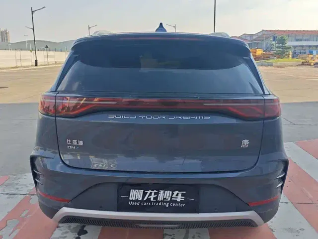 BYD Tang — Фото автомобиля 9
