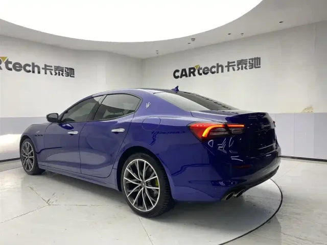 Maserati Ghibli — Фото автомобиля 7