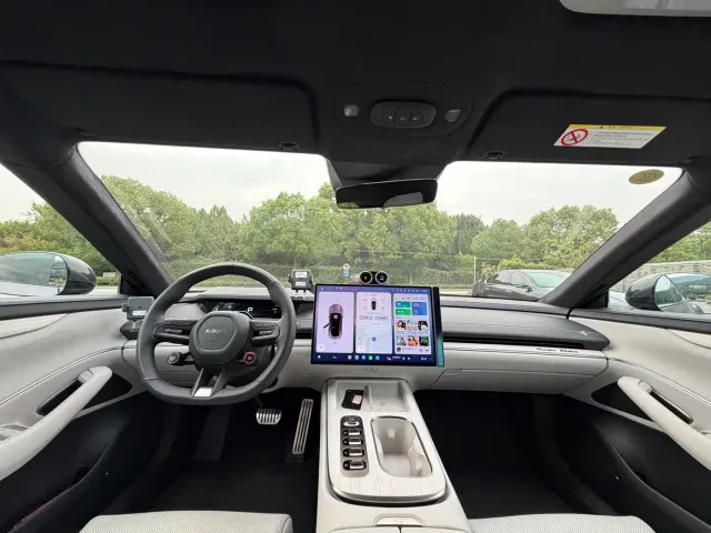 Xiaomi SU7 — Фото автомобиля 8
