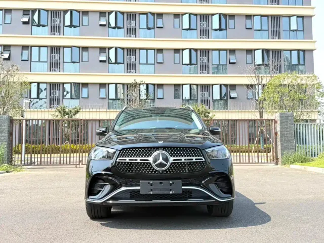 Mercedes-Benz GLE-Class — Фото автомобиля 2