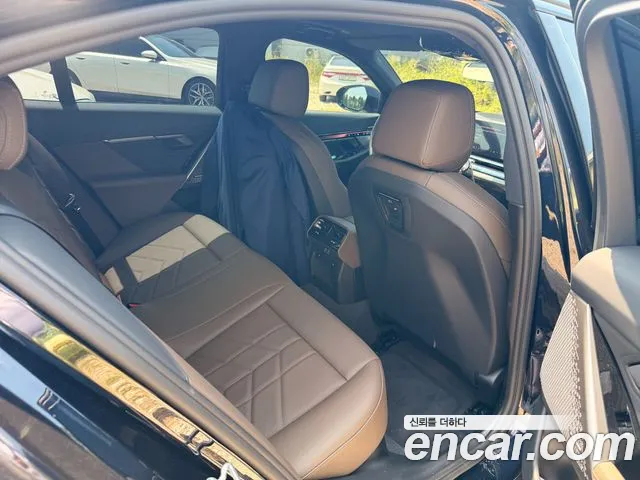BMW 5 Series G60 — Фото автомобиля 8