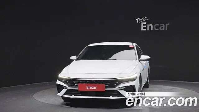 Hyundai AVANTE Inspiration — Фото автомобиля 3