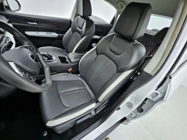 Dongfeng Fengshen E70 — Фото автомобиля 15