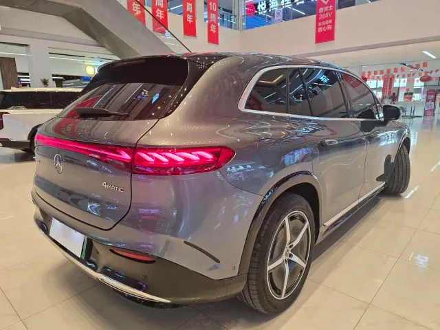 Mercedes-Benz EQS SUV — Фото автомобиля 9
