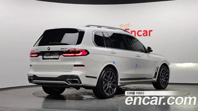 BMW X7 — Фото автомобиля 2