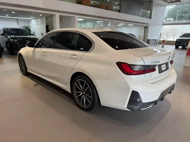 BMW 3 Series — Фото автомобиля 6