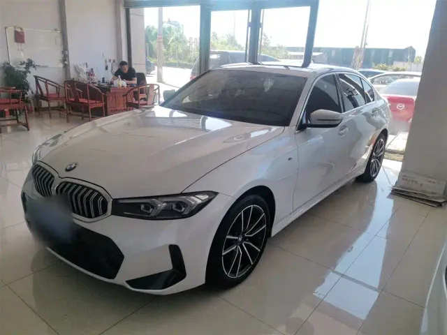 Фотография автомобиля — BMW 3 Series