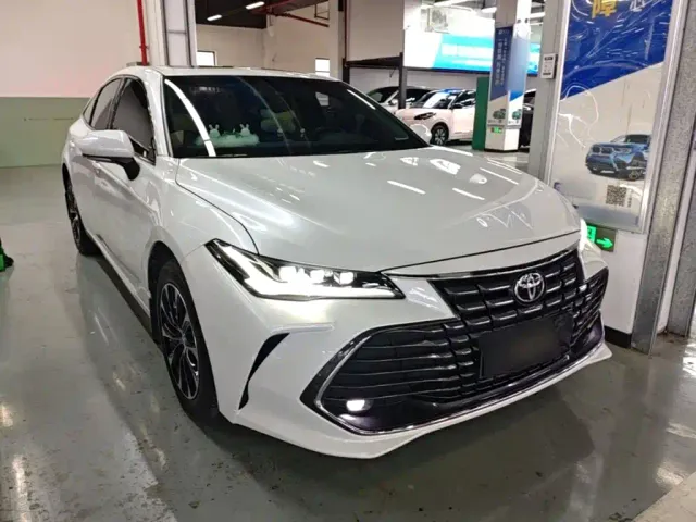 Toyota Avalon — Фото автомобиля 3