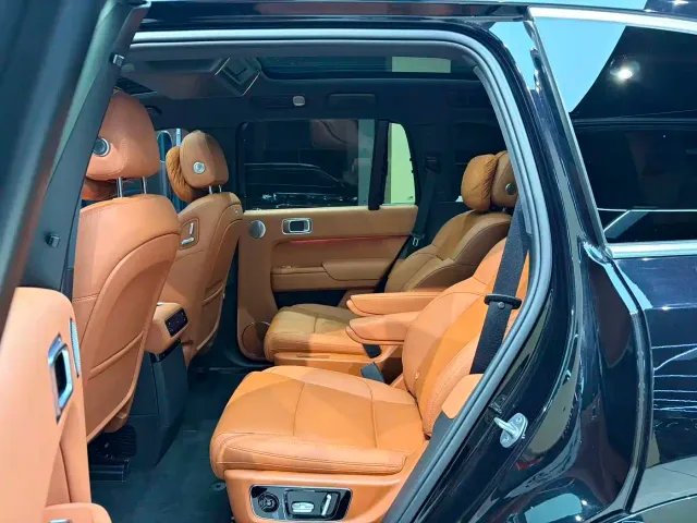Li Auto L8 — Фото автомобиля 8