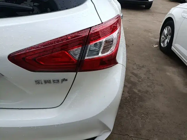 Nissan Tiida — Фото автомобиля 7