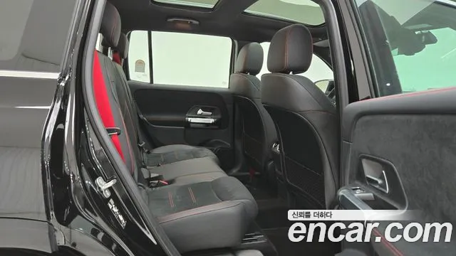 Mercedes-Benz GLB-Class — Фото автомобиля 10
