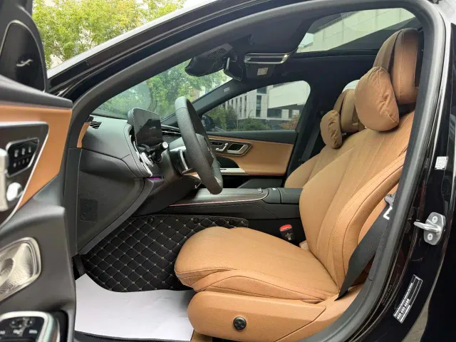 Mercedes-Benz E-Class — Фото автомобиля 7