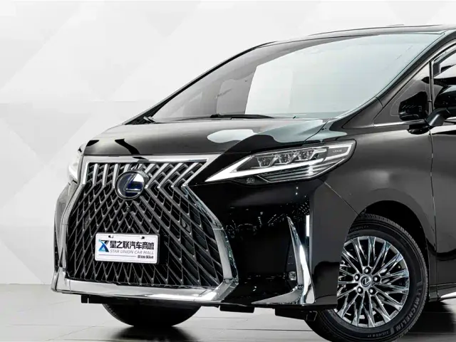 Lexus LM — Фото автомобиля 3