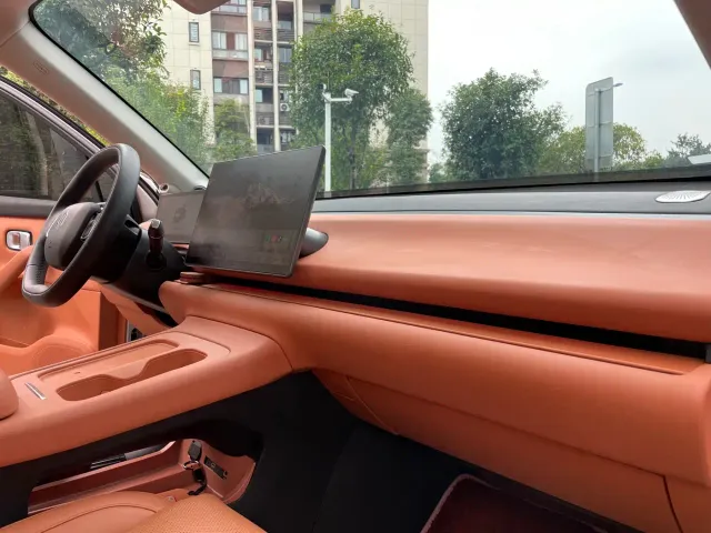 Leapmotor C10 — Фото автомобиля 15