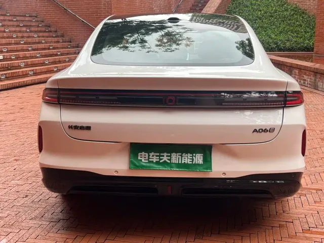 Changan Qiyuan A06 — Фото автомобиля 9