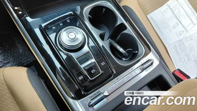 Kia Carnival Generation 4 — Фото автомобиля 12