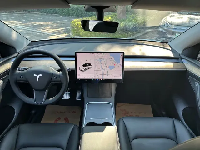 Tesla Model Y — Фото автомобиля 15