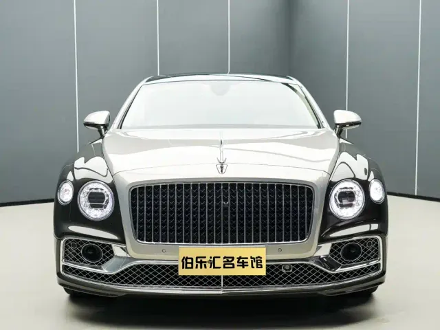 Bentley Flying Spur — Фото автомобиля 3