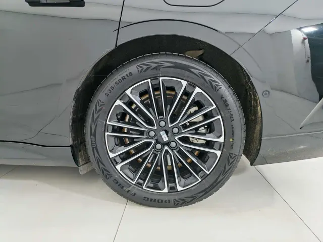 Geely Galaxy Xingyao 8 — Фото автомобиля 17