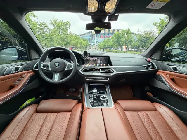 BMW X7 — Фото автомобиля 10