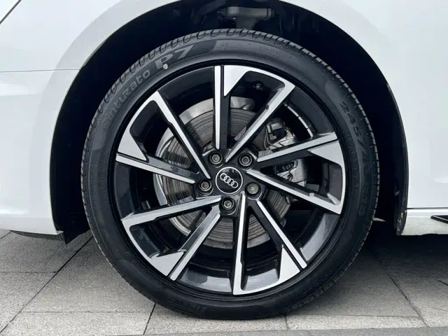 Audi A4L — Фото автомобиля 10