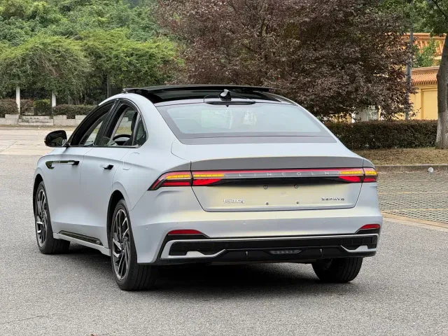 Lincoln Z — Фото автомобиля 18