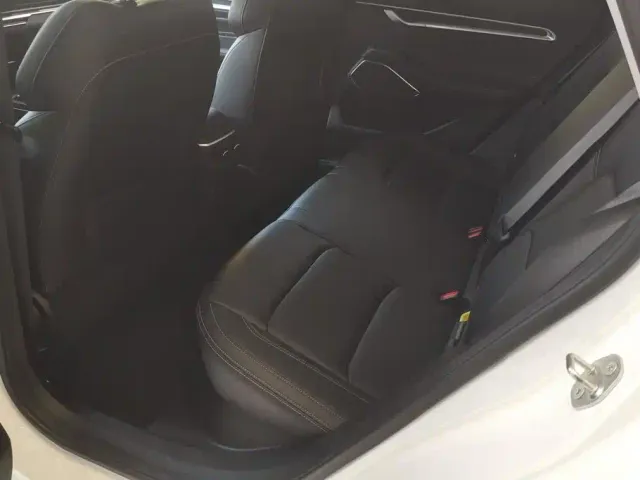 Geely Emgrand — Фото автомобиля 11