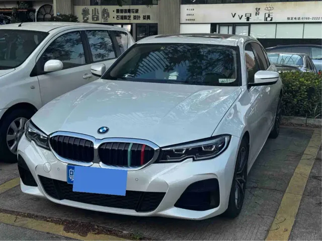 Фотография автомобиля — BMW 3 Series