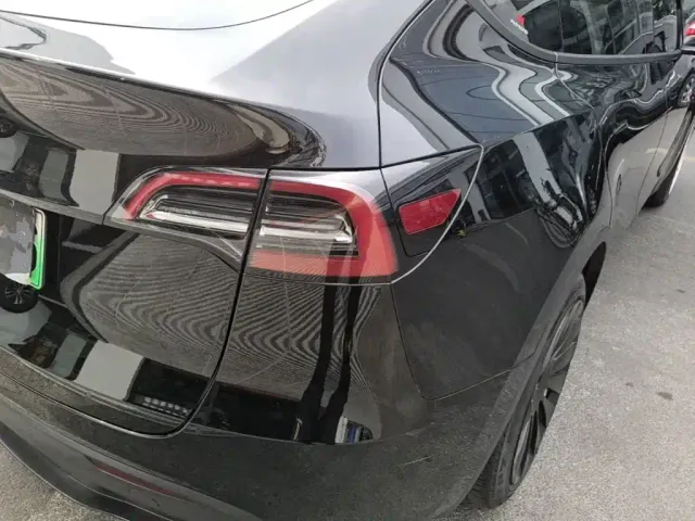 Tesla Model Y — Фото автомобиля 7
