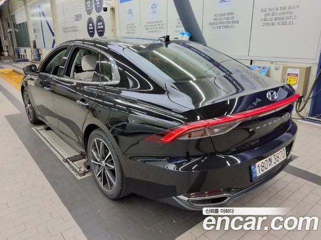 Hyundai Grandeur Grandeur (New) — Фото автомобиля 3