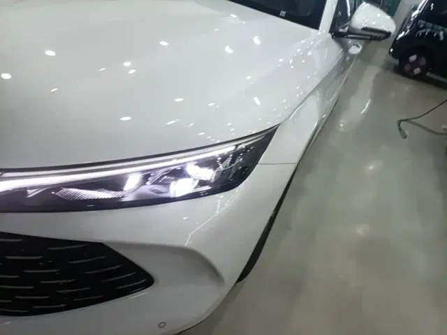 BYD Qin L — Фото автомобиля 23