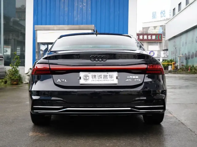 Audi A7L — Фото автомобиля 8