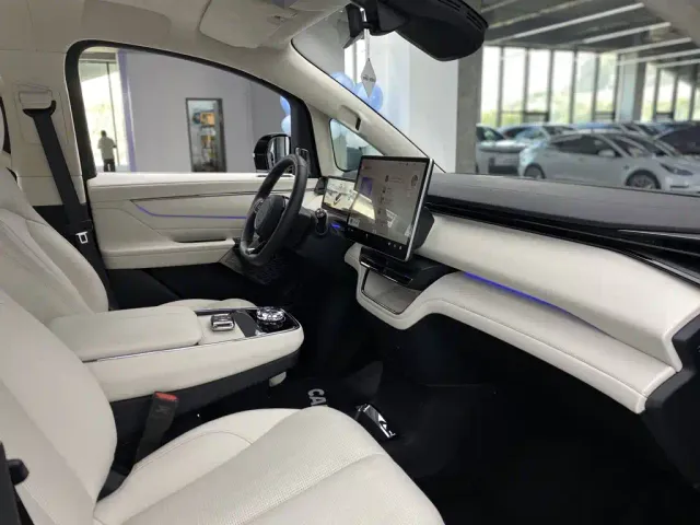 Geely Yizhen L380 — Фото автомобиля 19
