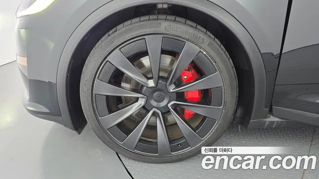 Tesla Model X — Фото автомобиля 5