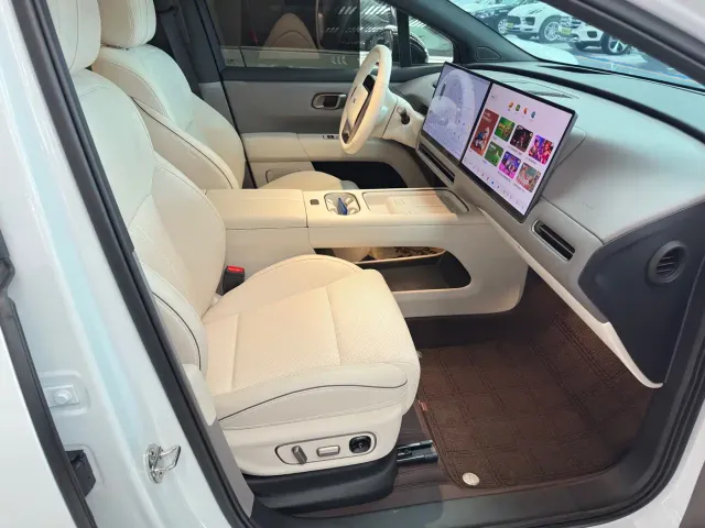 Li Auto i6 — Фото автомобиля 9