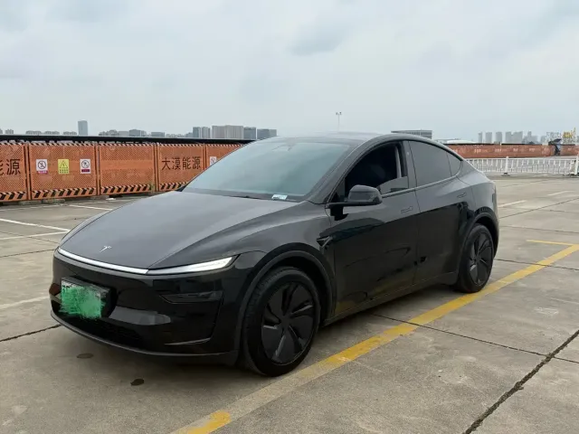 Фотография автомобиля — Tesla Model Y